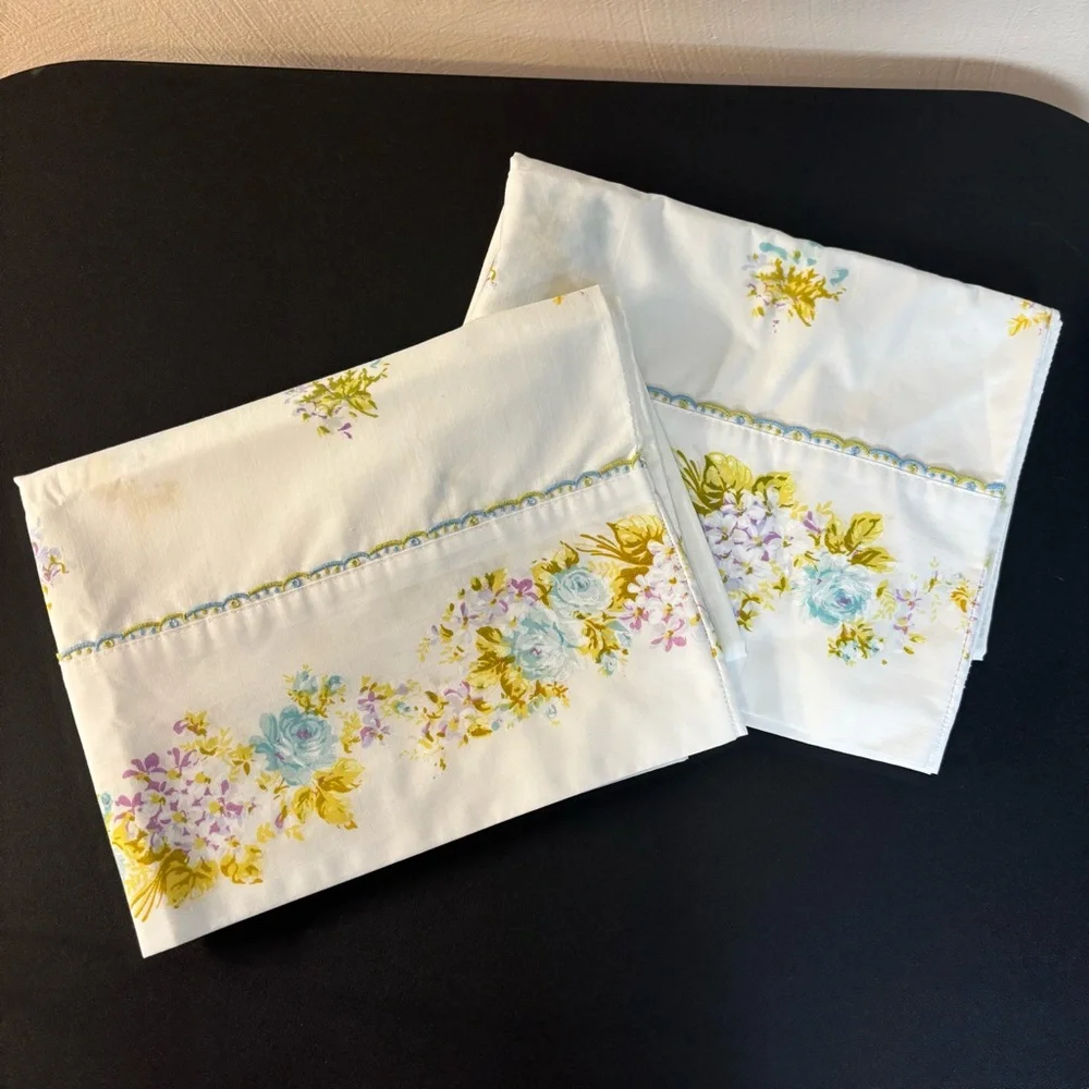 Vintage Montgomery Ward Double Flat‎ Sheet Two Pillowcases Scalloped Trim Floral